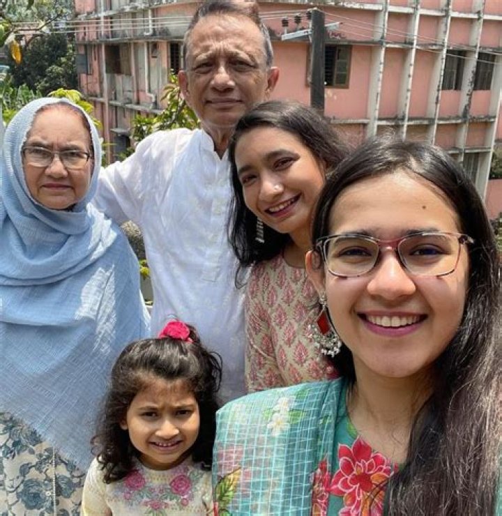 Age, Birthday, Parents, Siblings, Bio, School