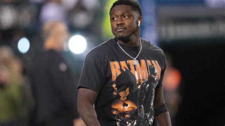 Aj Brown Net Worth: Details About Him, Career, Home, Age, Income - SarkariResult