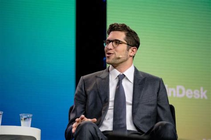 Dani Englander Net Worth