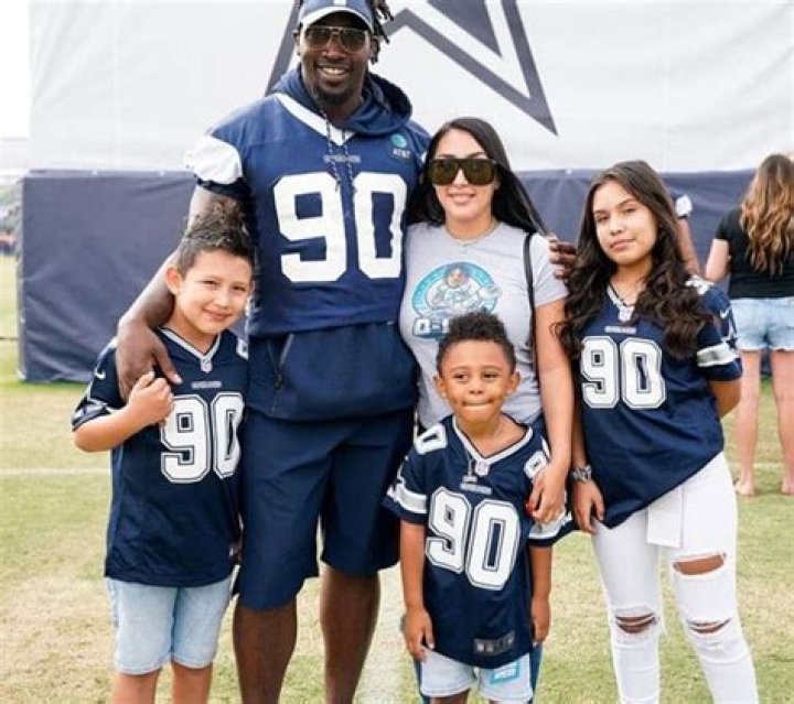 DeMarcus Lawrence is Married to Wife: Sasha Lawrence. Kids: Damari, Milliana