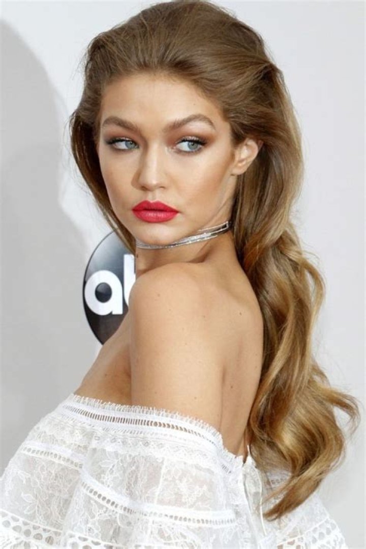 Gigi Hadid’s Bio, Height, Weight, Dating History, Measurements, Net Worth & More