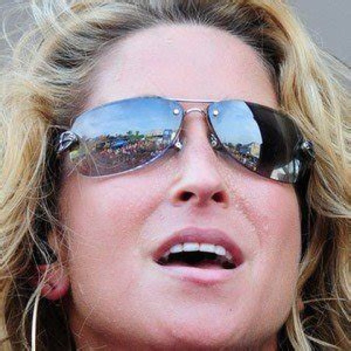 Heidi Newfield Net Worth