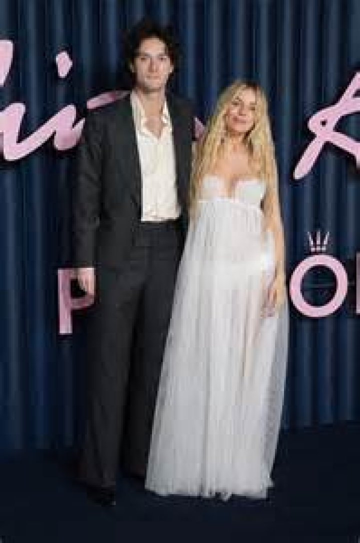 Is Laura Miller Pregnant? Is She Expecting Baby? Who is Laura Miller Husband? - SarkariResult