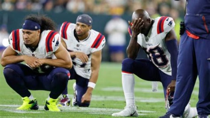 Isaiah Bolden Injury Video- Patriots CB Goes Down For Taking Blow To Head