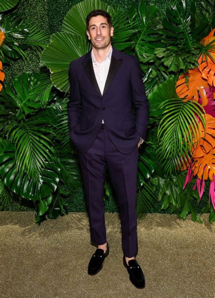 Jason Biggs Height, Weight, Body Measurements, Shoe Size