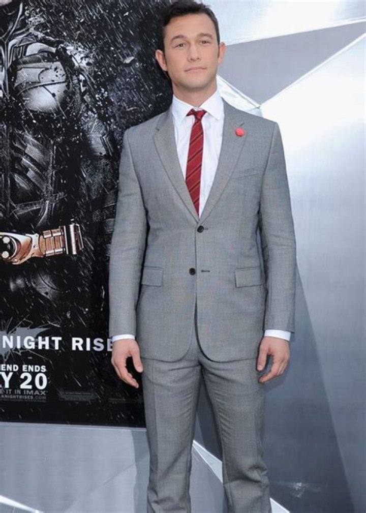 Joseph Gordon-Levitt Height, Weight, Body Measurements, Shoe Size