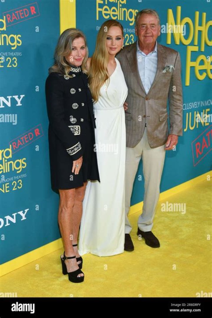 Meet Paul Giamatti's Family: A Glimpse into the Lives of A. Bartlett Giamatti and Toni Marilyn Giamatti, Paul Giamatti's Parents - SarkariResult