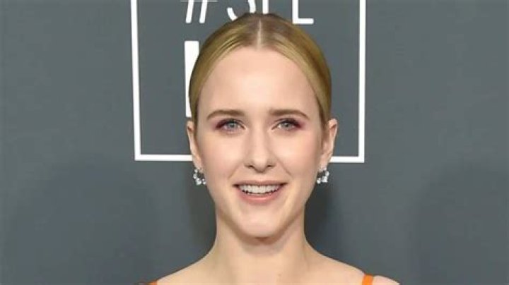 Rachel Brosnahan Height, Weight, Measurements, Bra Size, Shoe Size