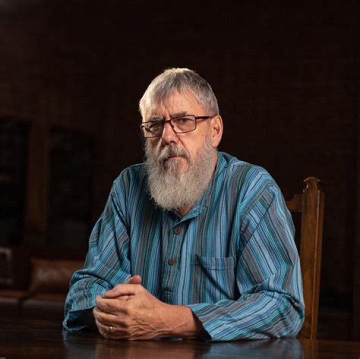 Robert Ashton (historian)