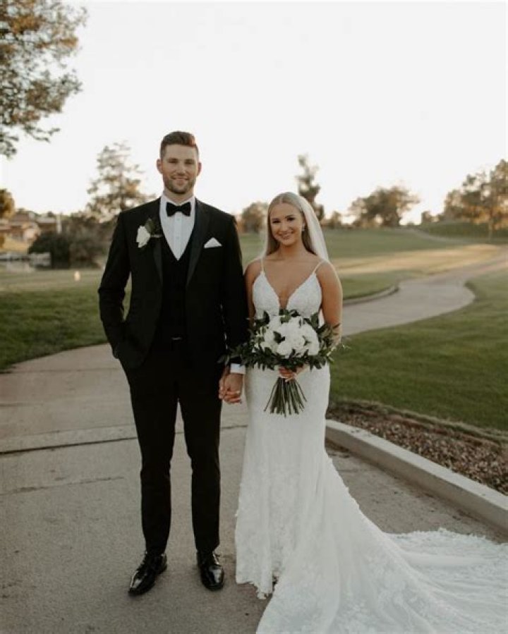 Sam Hentges Wife Caitlin Hentges Is A Nurse, Meet The Couple On Instagram