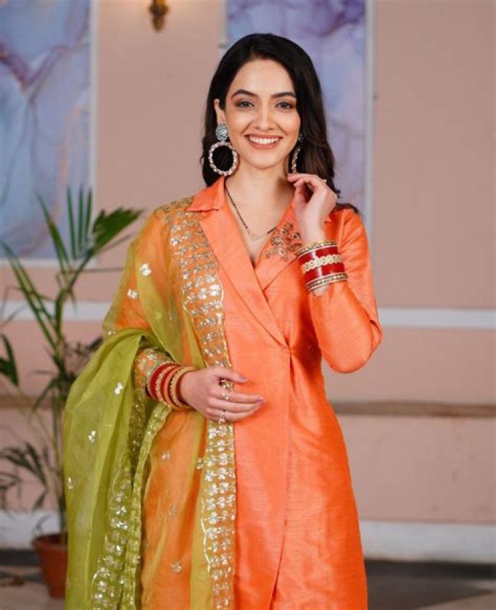 Sam Moll Net Worth: Career, Family, Age, Income, Wiki, Bio, All You Need to Know - SarkariResult