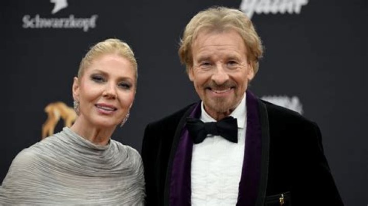 Thomas Gottschalk: Wife, net worth, tattoos, smoking & body facts