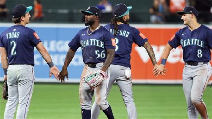 Which players who have played for both the Miami Marlins and Seattle Mariners in their career? MLB Immaculate Grid Answers for July 22 2023