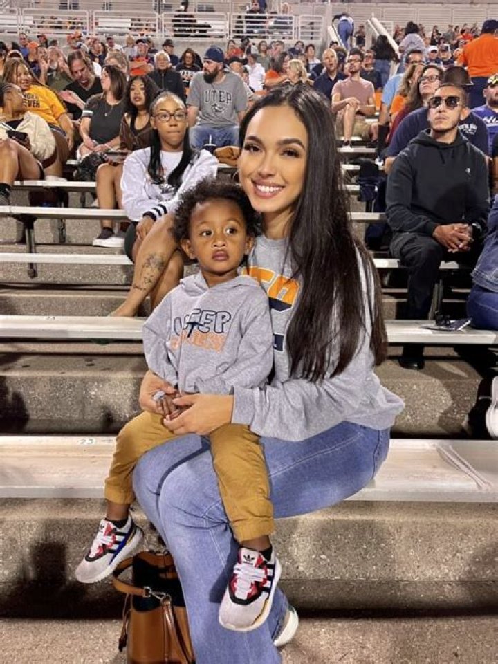 Who Is Aaron Jones Wife or Girlfriend Crystal Molina? Everything To Know About Him