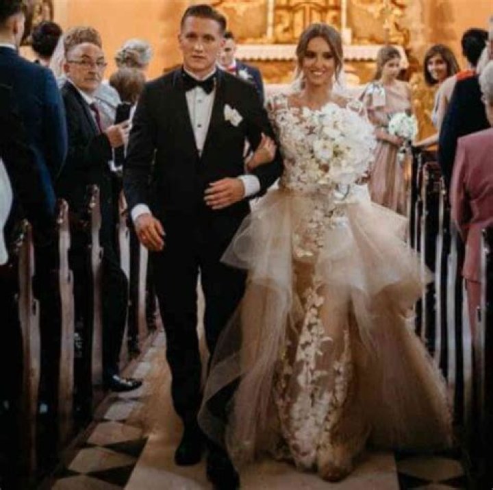 Who Is Piotr Zielinski's Beautiful Wife? Top Facts About Laura Zielinska - SarkariResult